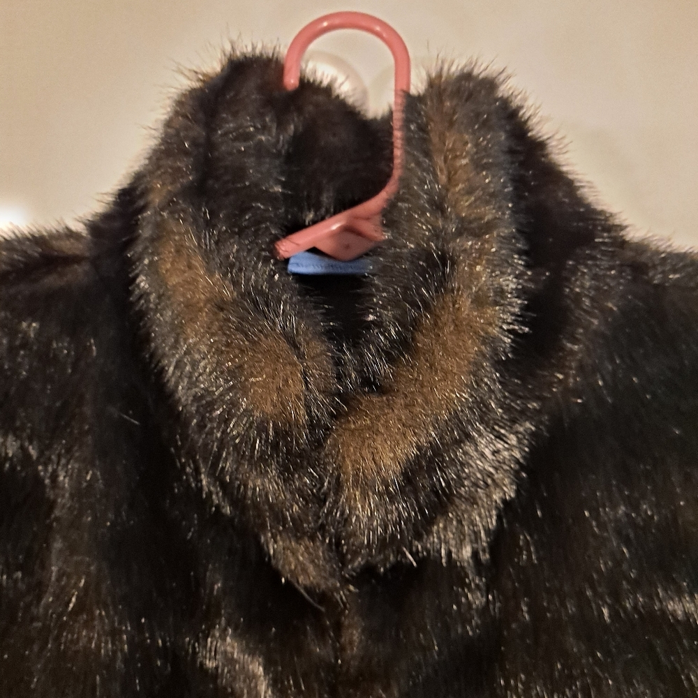 Simply vera vera Wang faux fur vest size XL 2 pockets - Picture 3 of 8